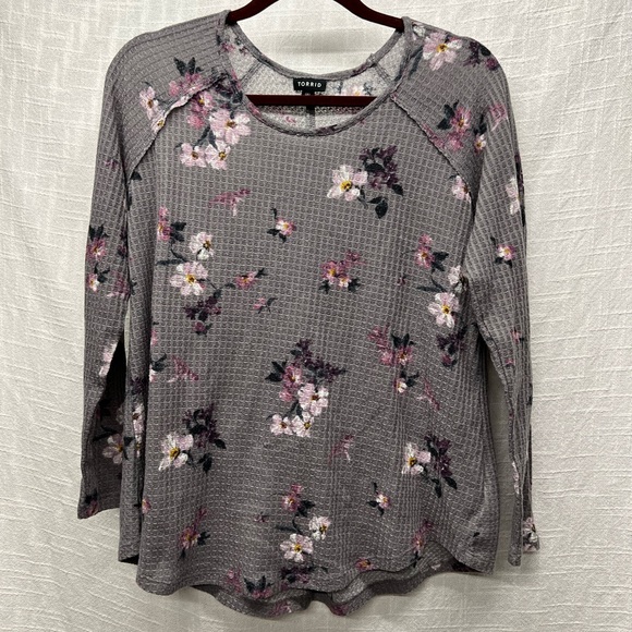 Torrid Floral Long Sleeve Tee - Plus Size 00 - Picture 4 of 9